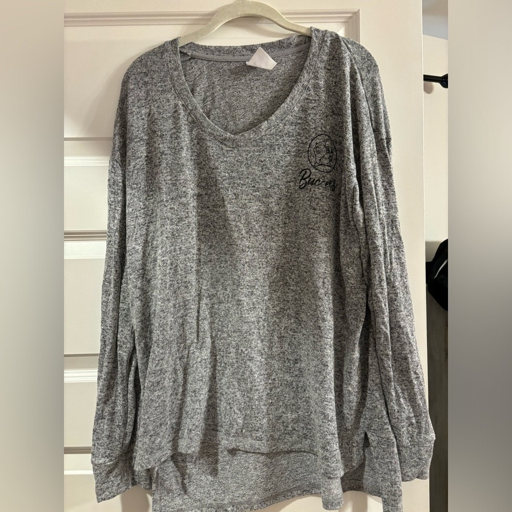 Bucee’s Cozy Heather Gray Casual Lounge Long Sleeve Pajama Tee